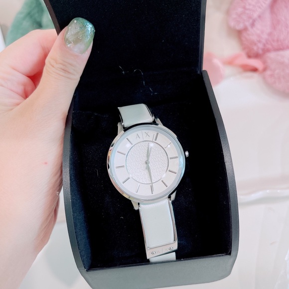 Armani exchange womens white leather watch /NWB - Picture 1 of 8